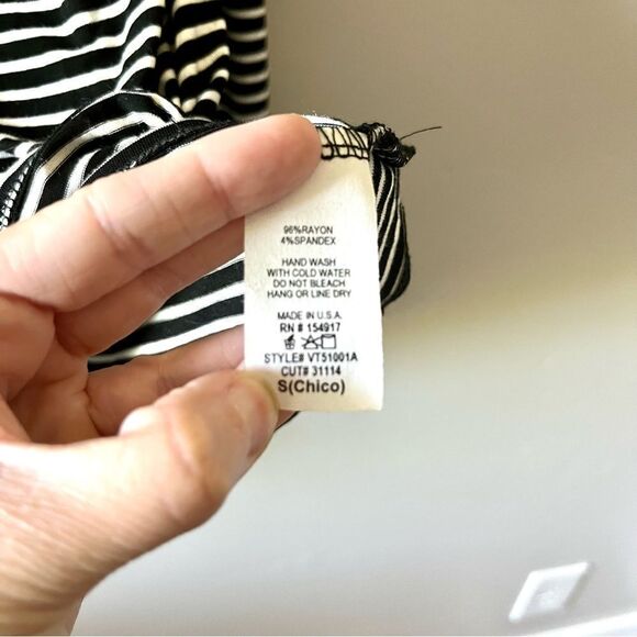 VINE & LOVE Cross Front Striped Long Sleeve Tee Size Small - Picture 5 of 5